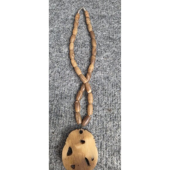 Carved Eagle Pendant Necklace With Brown Beads Tribal Design Unique Vtg - Picture 6 of 7